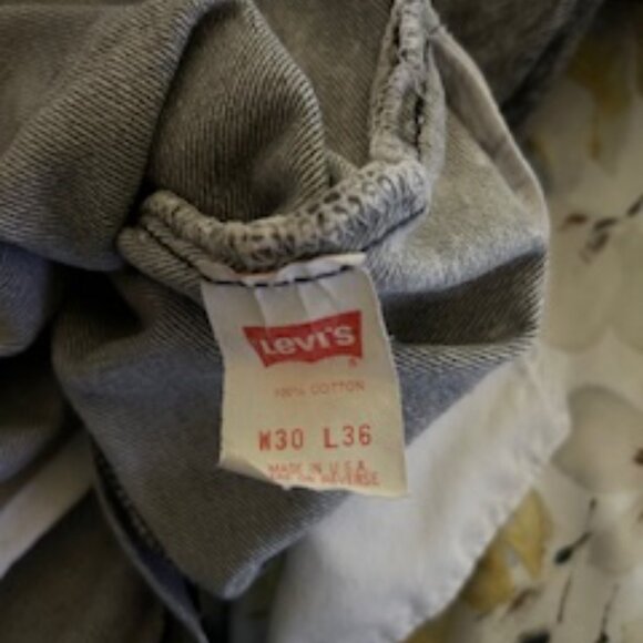 1980s Levi's 501 Button-Fly Straight-Leg Black Acid Wash Jeans Sz 30x36 Uni-Sex - Picture 11 of 15